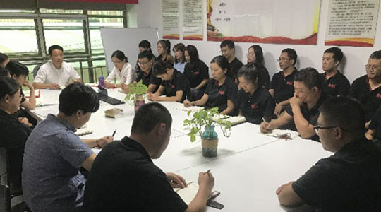 德瑞克儀器2019年第三季度大會報道，外貿(mào)銷售部領(lǐng)取5000元獎金！